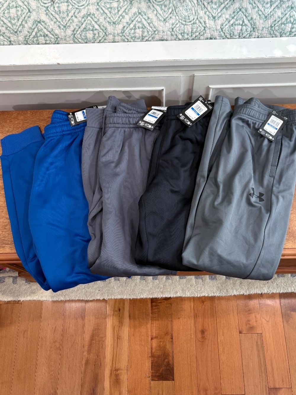 Boys bundle of 4 Under Armour new with tags YXL